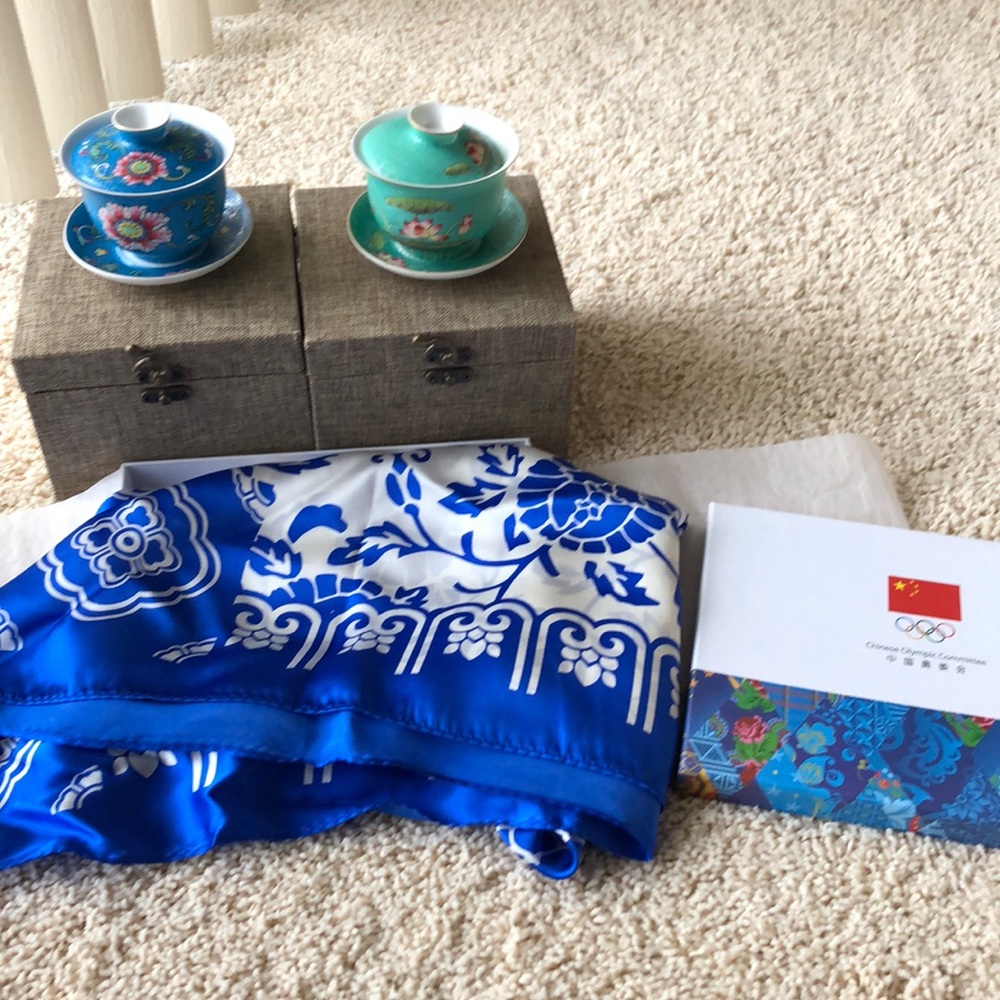 Chinese Olympic Committee scarf and cups